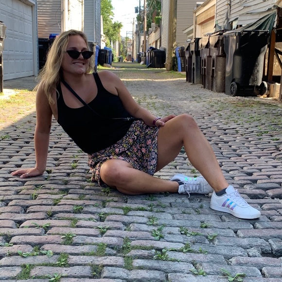 Meet your Posher, Sarah - Picture 1 of 4